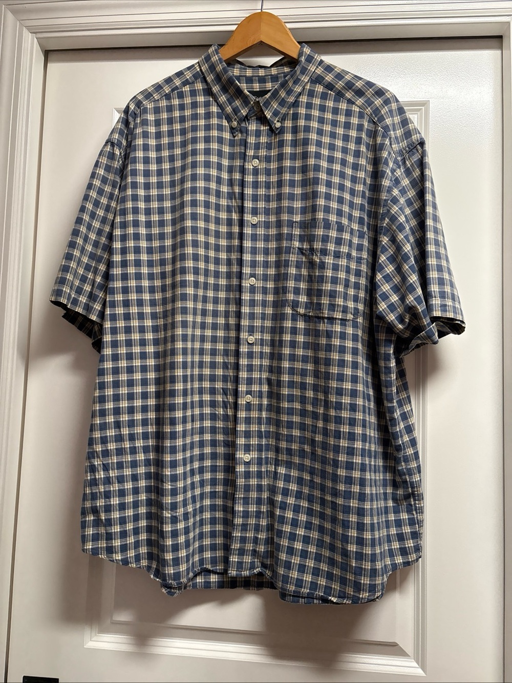 Eddie Bauer Blue and Cream Plaid Short-Sleeve Button-Down Shirt XXL